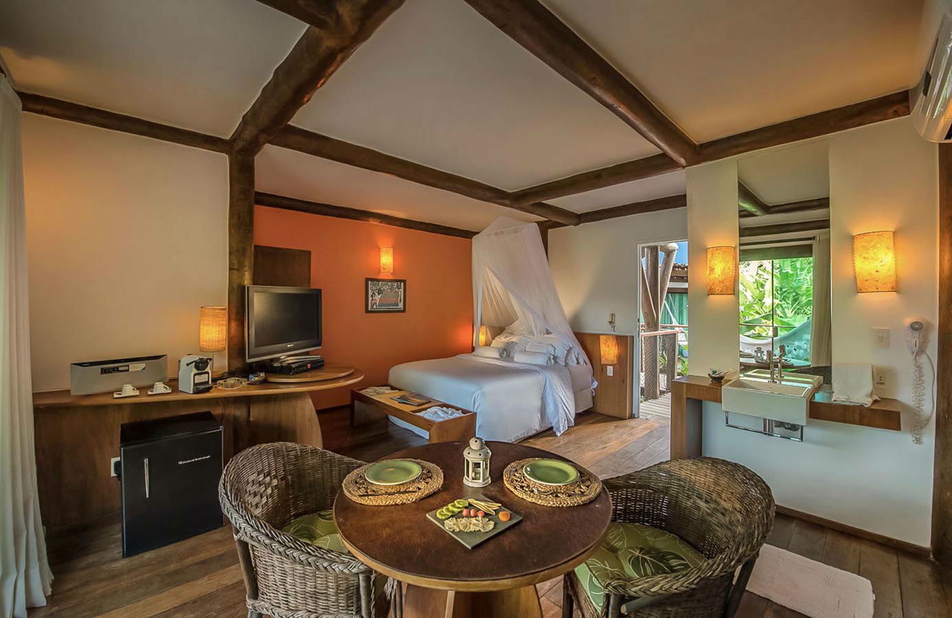 A "Teju Bungalow" on the ground floor