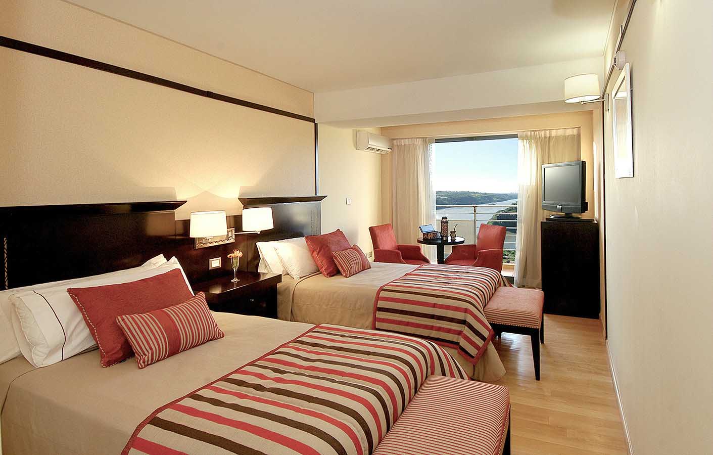 Standard category room with river view (with twin beds)