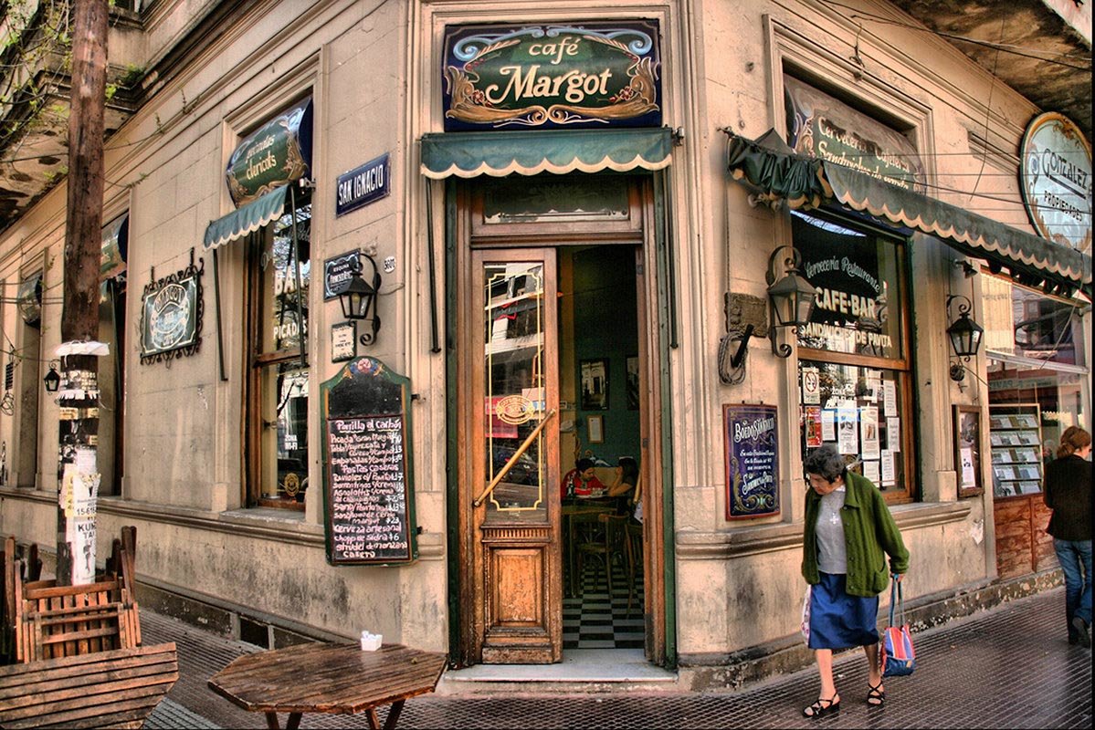 This is a cultural journey that grasps both the past and present of the working class of Buenos Aires