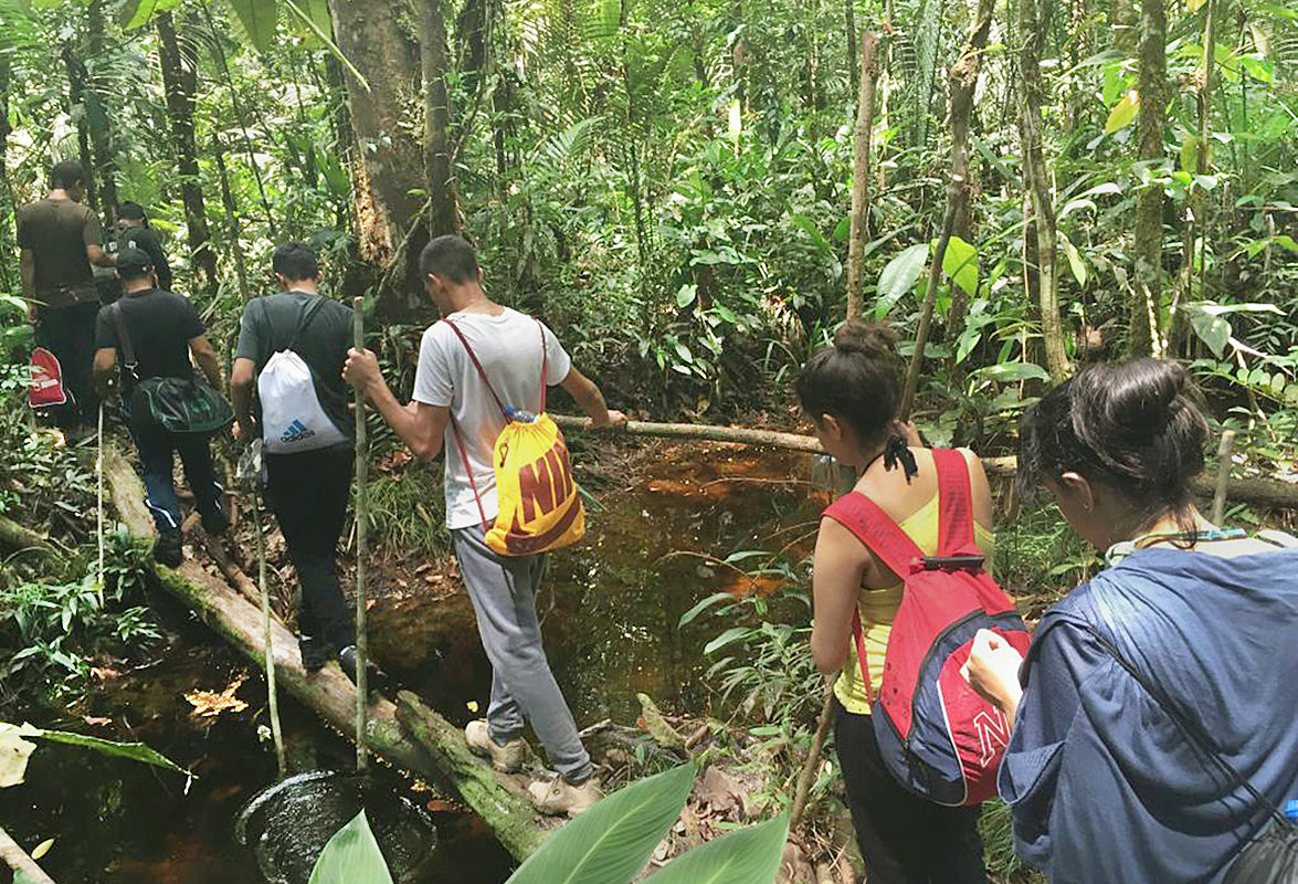 Our tour guides are ex-members of the Brazilian Military specialized in jungle rescue operations