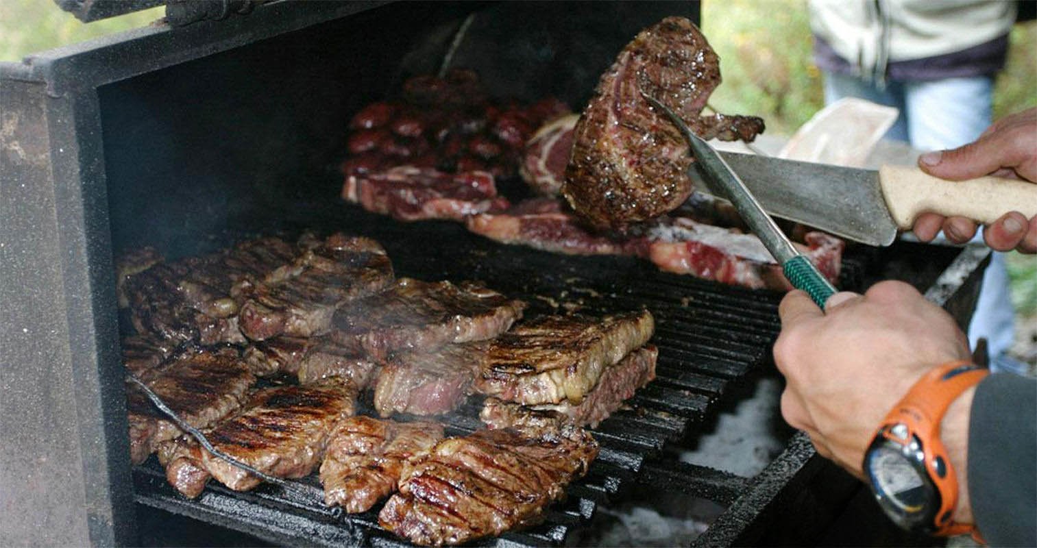 Last but not least: enjoying a mouth-watering Argentine asado (meat barbecue)